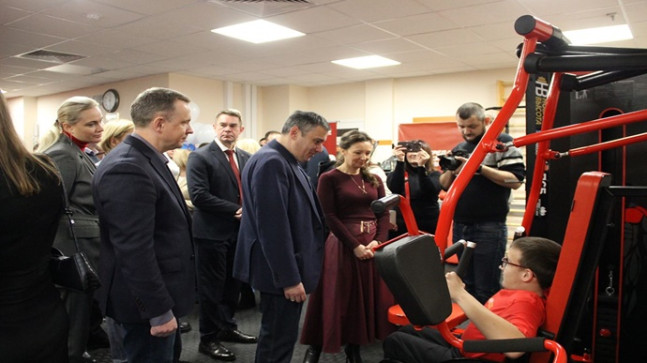 «Единая Россия» открыла первый в Курской области адаптивный тренажёрный зал «Новая высота»
