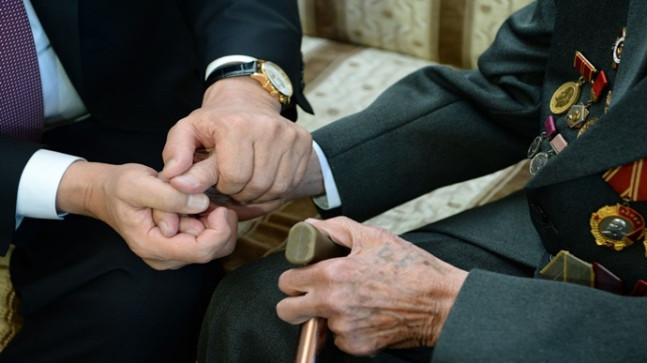 Birleşik Rusya ve Zafer Gönüllüleri, ülke genelinde Büyük Vatanseverlik Savaşı’nın altı binden fazla gazisini tebrik etti