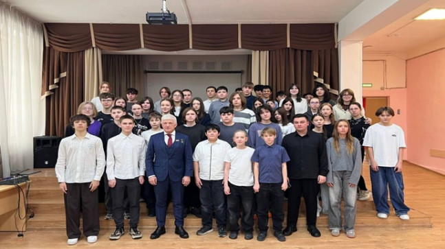 Birleşik Rusya, Moskova’nın Güneydoğu İdari Bölgesi’ndeki okul çocukları için cesaret dersleri düzenledi