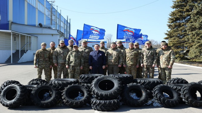 Birleşik Rusya ve Yekaterinburg merkezli Özel Askeri Operasyonlar ve Terörle Mücadele Operasyonları Gazileri Vakfı, Merkez Grubu güçlerine bağlı savaşçılara helikopter ve ATV bağışladı