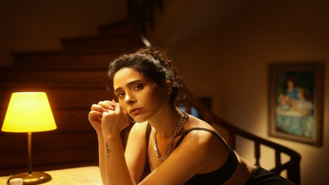 Gizem “Yine Yine ”den adlı yeni şarkısı
