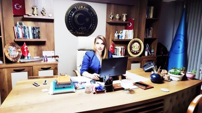NESLİHAN YÜRÜKSOY’ DAN YENİ YIL MESAJI