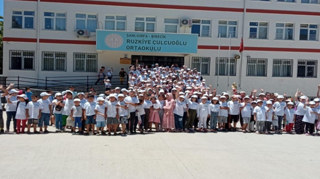 TÜGVA BİRECİK YAZ OKULUNDA ÖĞRENCİLERİN SEVİNCİNİ PAYLAŞTI