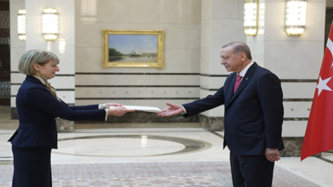 Birleşik Krallık büyükelçisinden güven mektubu