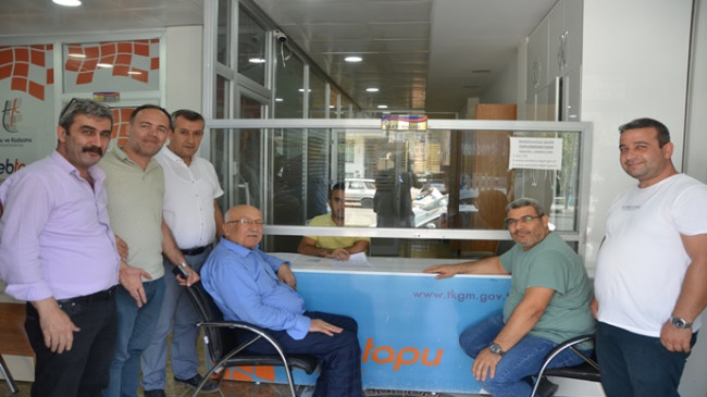 BİRECİK ORGANİZE SANAYİ BÖLGESİNDE YATIRIMCI FİRMA GAWLİ TEKSTİL`E İLK TAPULARI VERİLDİ