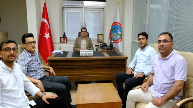ŞANLIURFA BAROSU BİRECİK İLÇE TEMSİLCİSİ AVUKAT SALİH BOYATAN `DAN KAYMAKAM MUSTAFA GÜRBÜZ’E ZİYARET 