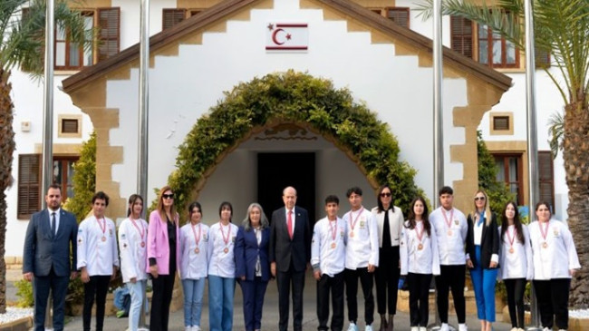 Cumhurbaşkanı Ersin Tatar Güzelyurt Meslek Lisesi öğretmen ve öğrencilerini kabul etti