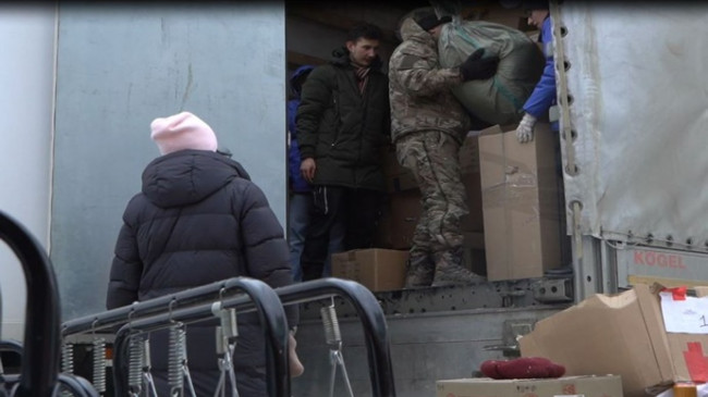 Vatan Savunucuları Günü arifesinde Birleşik Rusya, Moskova’dan yeni bölgelere 30 tondan fazla yardım gönderdi