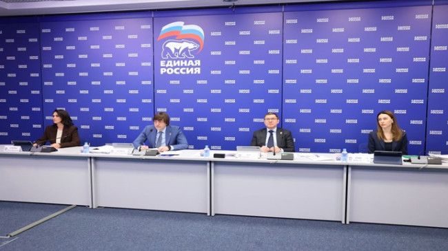 Vladimir Yakushev: Birleşik Rusya ve Eğitim Bakanlığı projesine göre 2025 yılında yaklaşık 1,5 bin eğitim tesisi yenilenecek