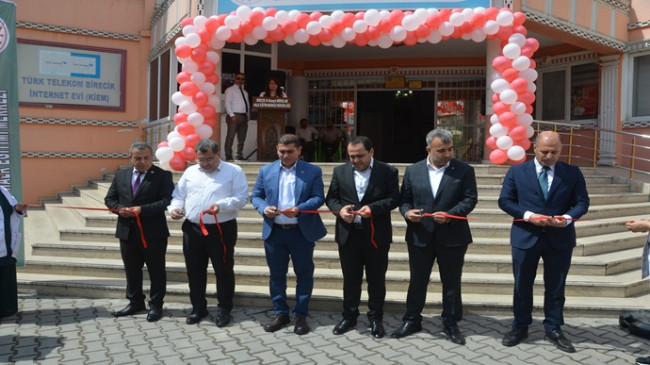 Birecik Halk Eğitimi Merkezi Hayat Boyu Öğrenme Haftası Sergisi Açıldı
