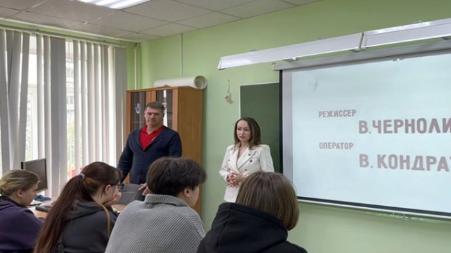 Birleşik Rusya, Murmansk’taki tıp fakültesi öğrencileri için “Önemli Konularda Konuşmalar” adlı vatansever bir ders düzenledi