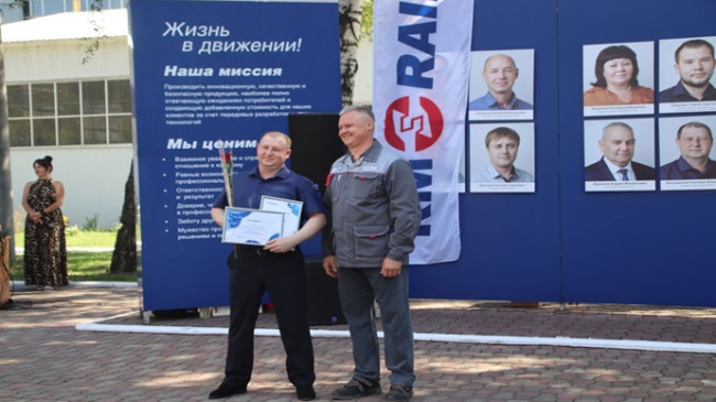 Saransk’ta, Metalurji Günü arifesinde Birleşik Rusya üyeleri bölgenin önde gelen metalurji işletmelerini ziyaret etti