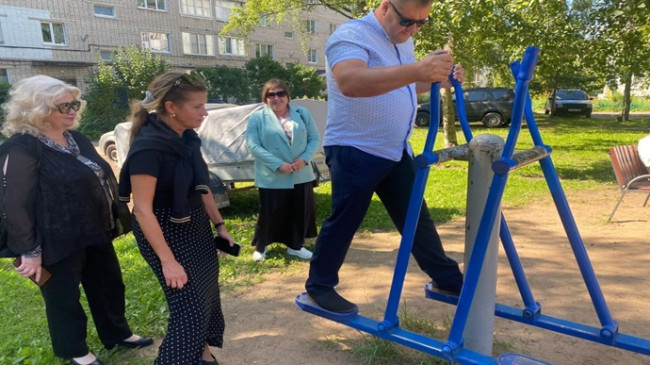 «Единая Россия» проверила безопасность детских и спортивных площадок в Новгородской и Архангельской областях