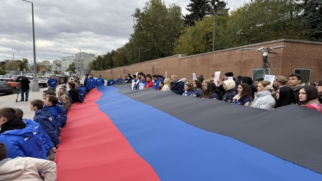 Birleşik Rusya Genç Muhafızları, DPR, LPR ve Zaporizhia ile Herson Oblastlarının Rusya Federasyonu ile Birleşme Günü’nü kutlamak amacıyla ülke genelinde etkinlikler düzenledi.