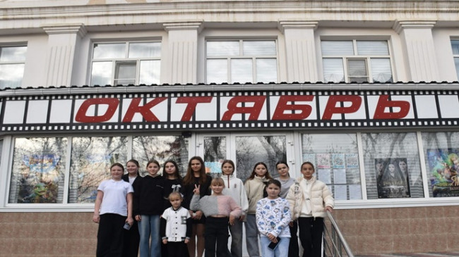 Birleşik Rusya, Stavropol Krayı’na bağlı İpatovo’daki okul çocuklarına sinemayı anlattı
