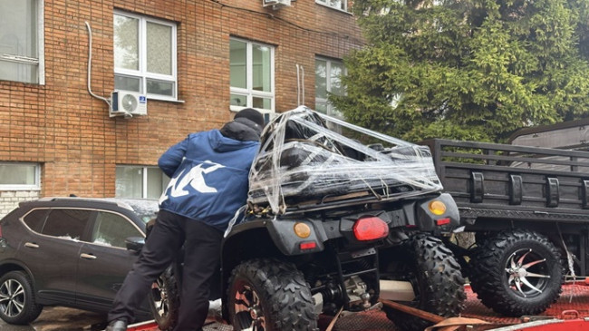 Arabalar, motosikletler, quadcopterlar ve ikramlar: Birleşik Rusya’nın bölgesel şubeleri Kuzey Kafkasya Askeri Bölgesi’ne (SVO) yeni yardım sevkiyatları gönderdi