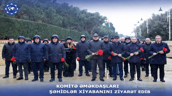 Komitə əməkdaşları Şəhidlər xiyabanını ziyarət edib