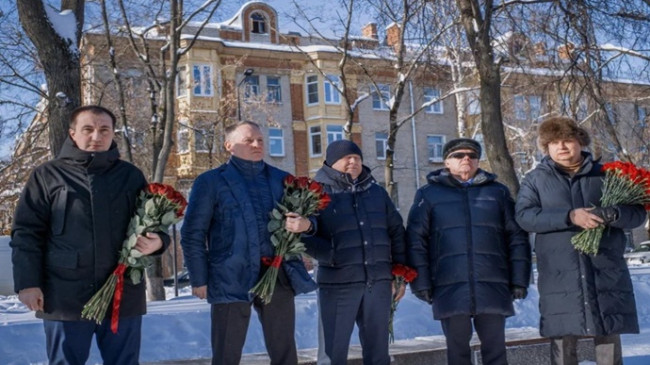 Birleşik Rusya, seçkin Sovyet uçak tasarımcısı Oleg Antonov’un anısını onurlandırdı