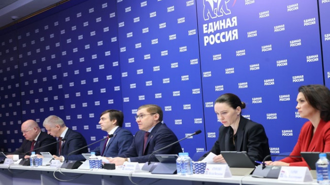 Vladimir Yakushev: Birleşik Rusya programı kapsamında 6.500’den fazla okul yenilendi