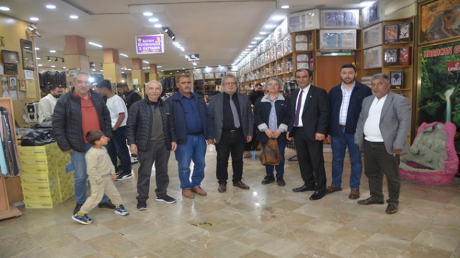 CHP BİRECİK İLÇE BAŞKANI HASAN KURT, KADIN KOLLARI VE YÖNETİM KURULUNDAN ESNAF ZİYARETİ
