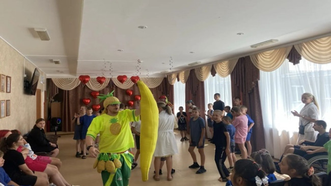 В Воронежской области «Единая Россия» организовала праздник для воспитанников Бутурлиновского дома-интерната