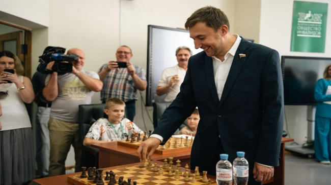 Сторонники «Единой России» проводят неделю шахмат в рамках марафона «Сила России»