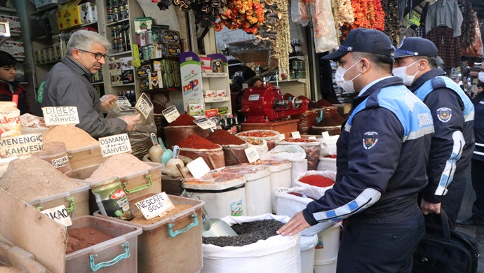 BÜYÜKŞEHİR ZABITADAN ÇAY, KAHYE VE SEMT PAZARINDA FİYAT DENETİMİ