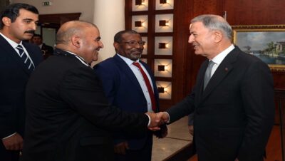 Millî Savunma Bakanı Hulusi Akar, Libya Yüksek Devlet Konseyi Başkanı Halid Ammar el-Mişri ile Görüştü