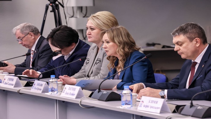 Olga Zabralova, halkın “Birleşik Rusya” “Güçlü Aile” programı doğrultusunda 2024 çalışma planını sundu